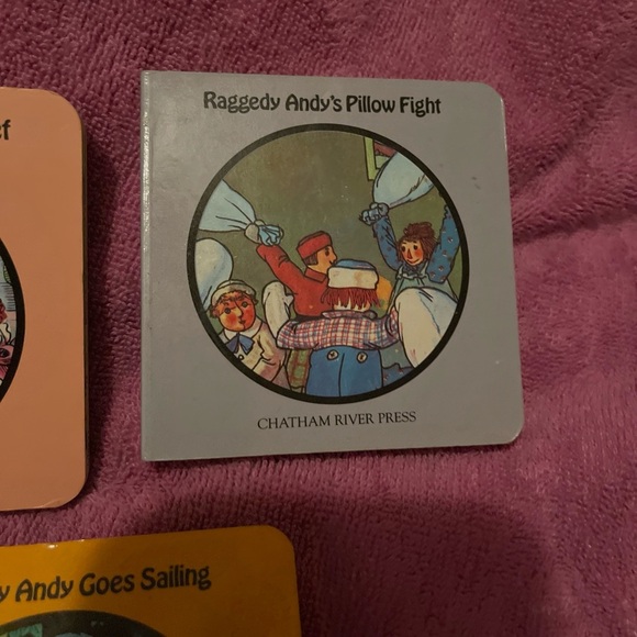 Classic Raggedy Ann and Andy Storybook Set - Picture 5 of 12